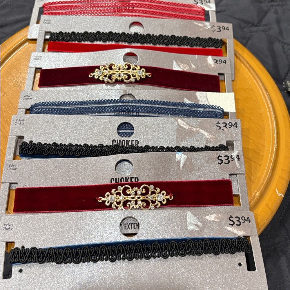 Faded Glory Velvet and Lace Choker Set